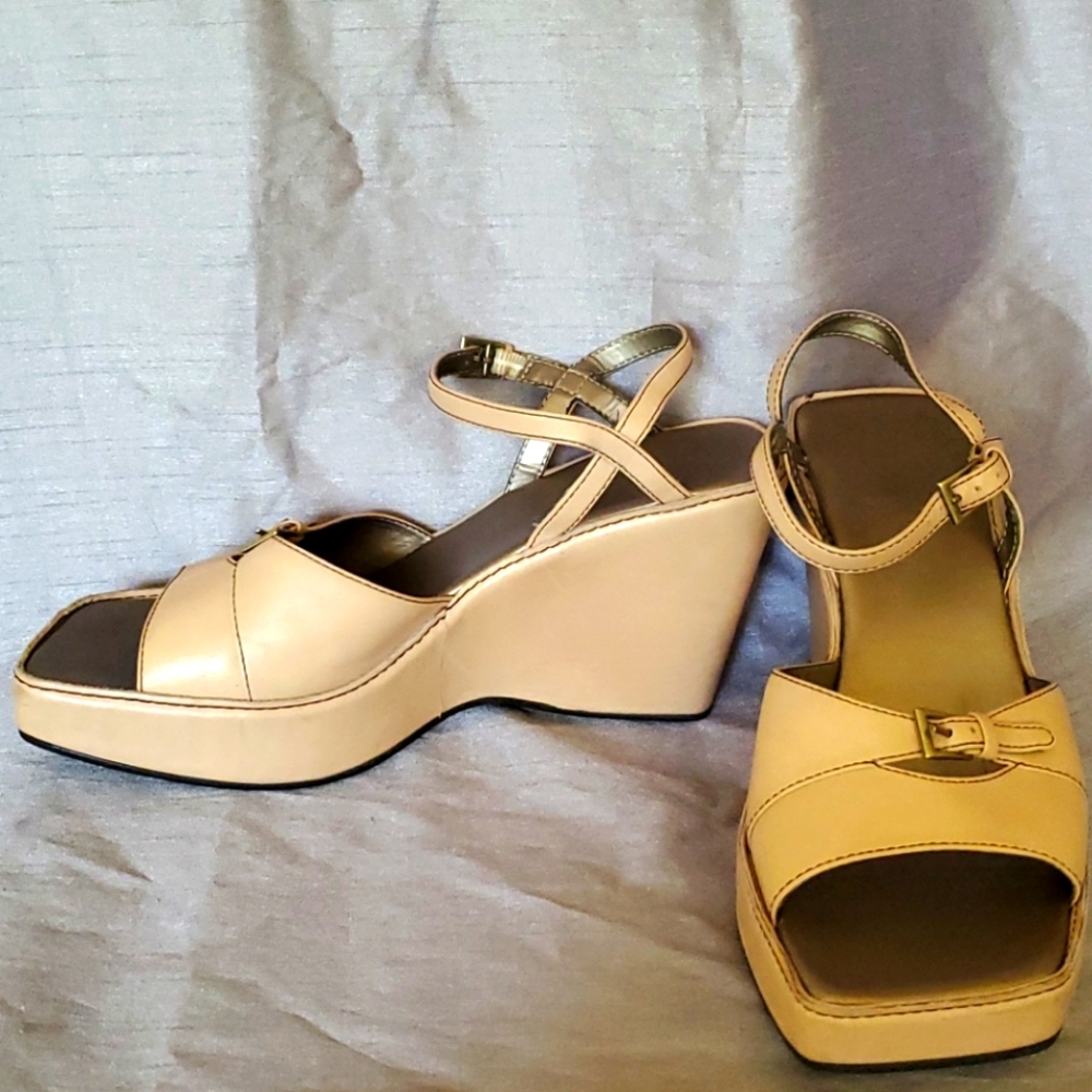 Wedge sandals